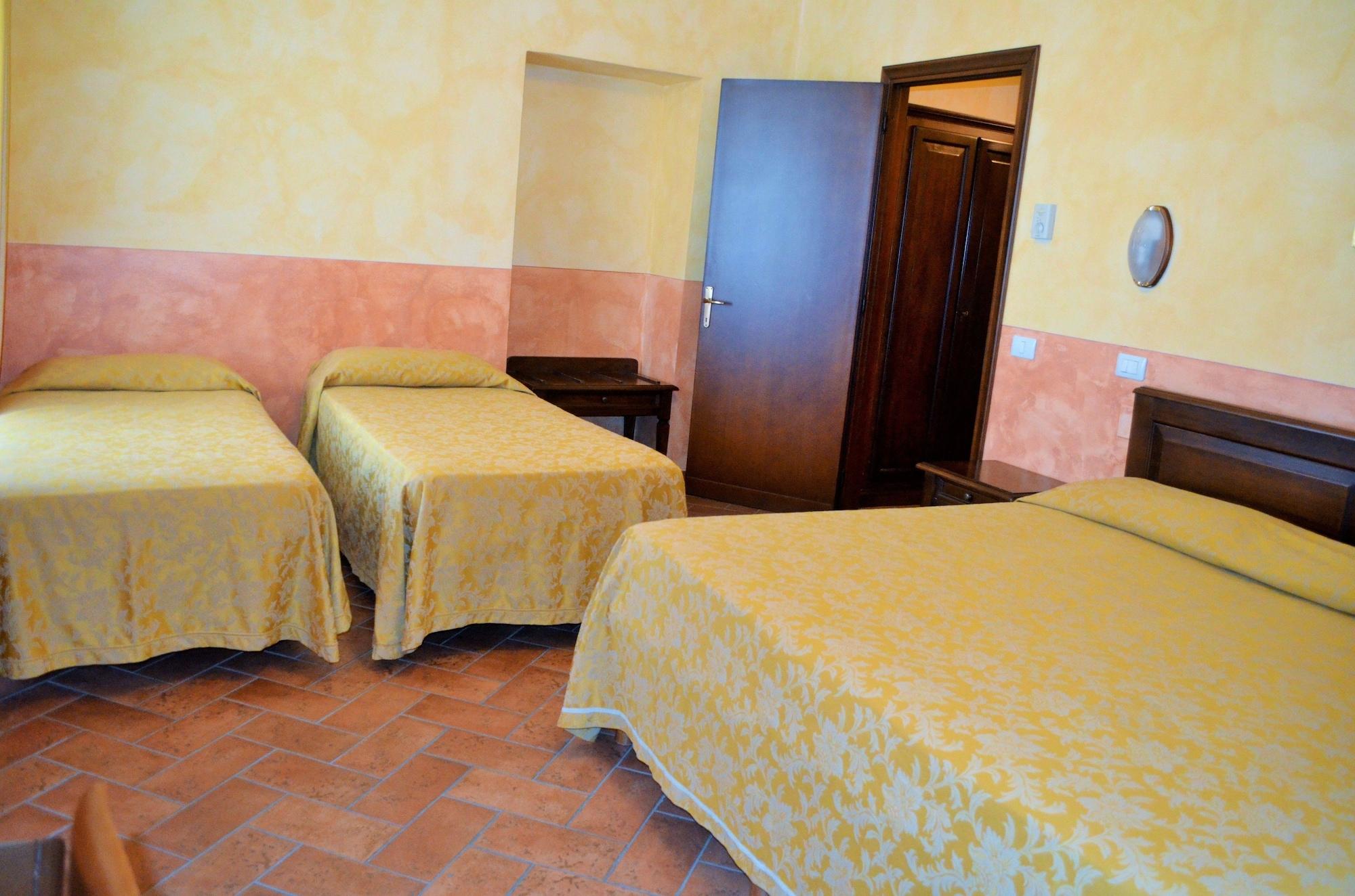 Hotel Oasi Neumann Cortona Buitenkant foto