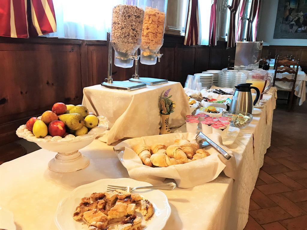 Hotel Oasi Neumann Cortona Buitenkant foto