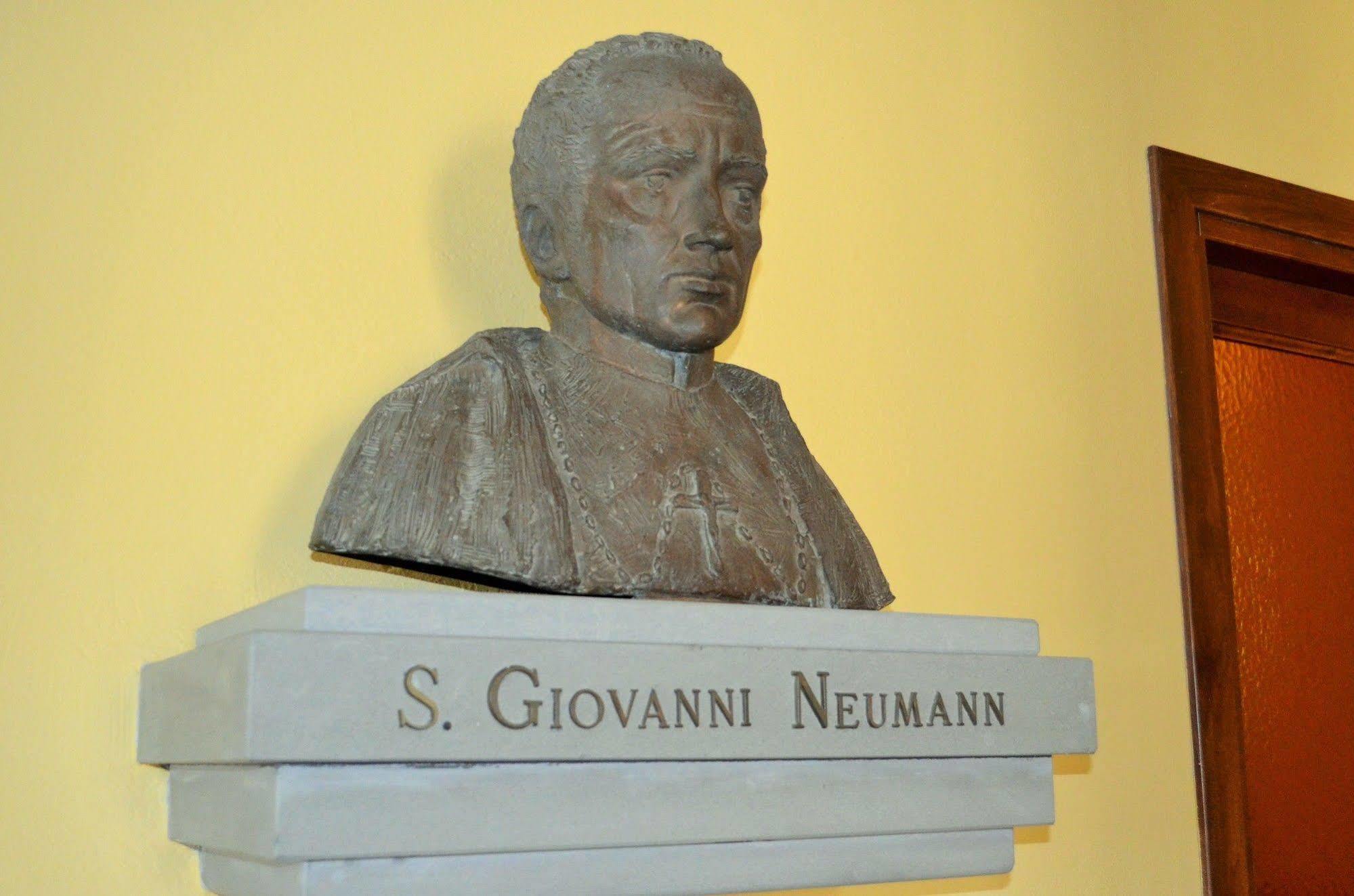 Hotel Oasi Neumann Cortona Buitenkant foto